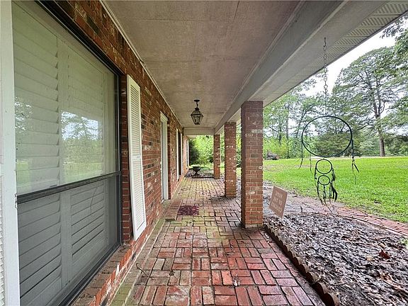 2nd image of 120 Holt Rd