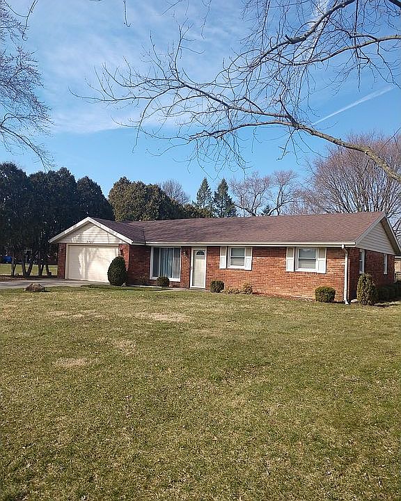 1st image of 2804 W Skylark Dr