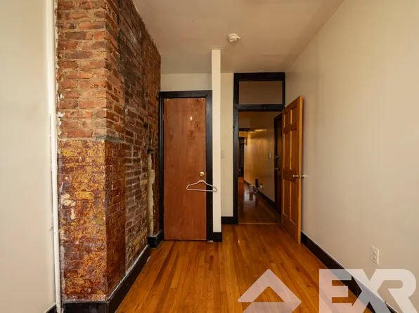 189 Stanhope Street image 8 of 14