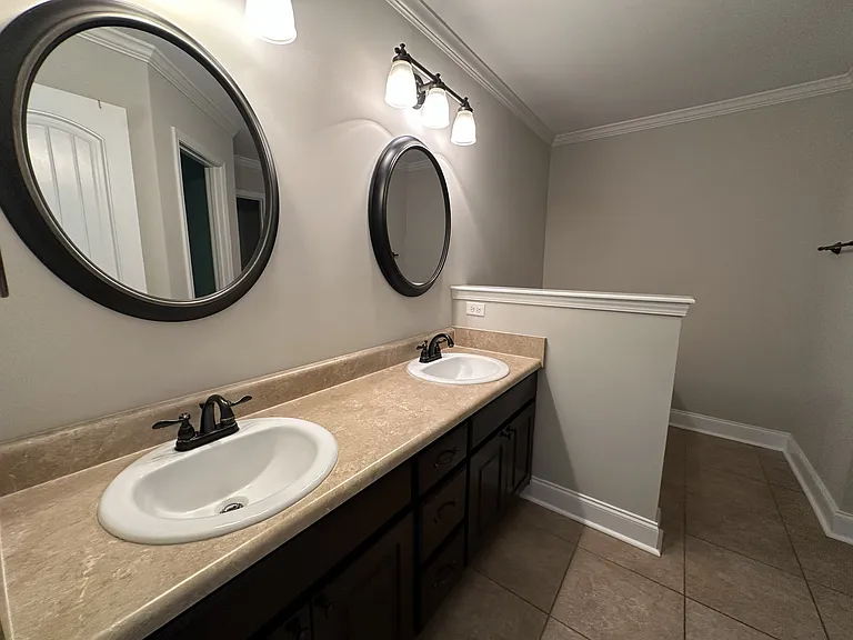 202 White Oak Dr — Photo 14