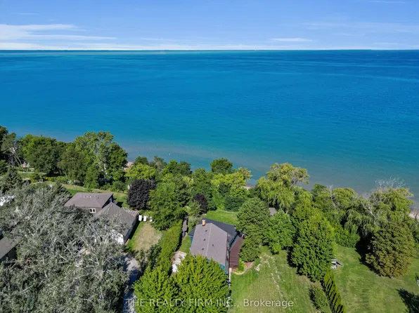 3692 Beverly Gln, Plympton Wyoming, ON N0N 1E0
