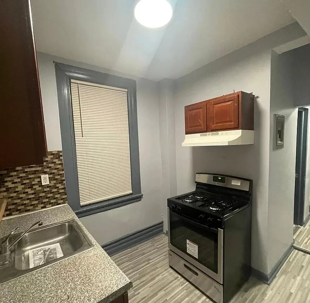 2 bed, 800 sqft, $1,800 — Photo 1