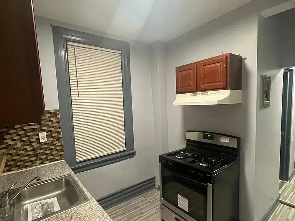 44 4th St #3F
