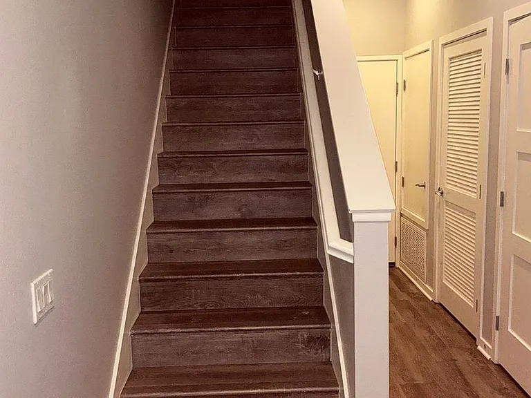 537 W Maple Ave — Photo 4