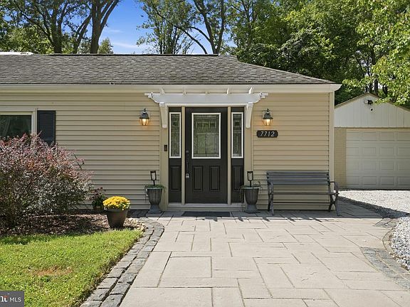 3rd image of 7712 Frances Dr