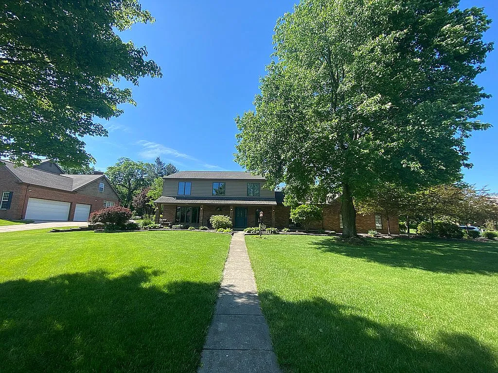 1301 Hickory Tree Ct photo 1