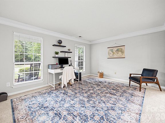 5th image of 1018 Briarmore Dr