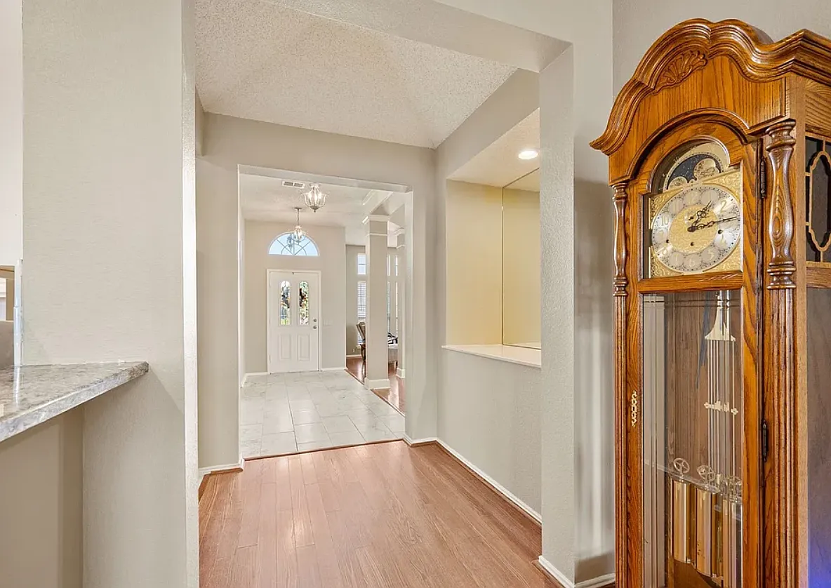 4 bed, 2512 sqft, $3,000 — Photo 3