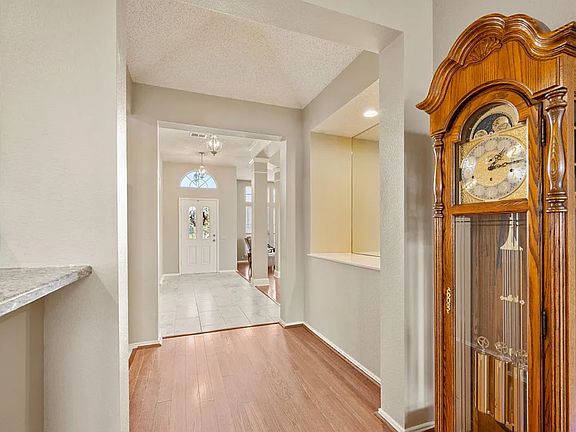 3rd image of 504 Vasey Oak Dr