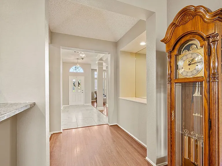 504 Vasey Oak Dr — Photo 3