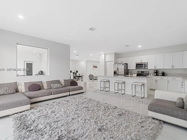 13305 SW 190th Ter — Photo 19