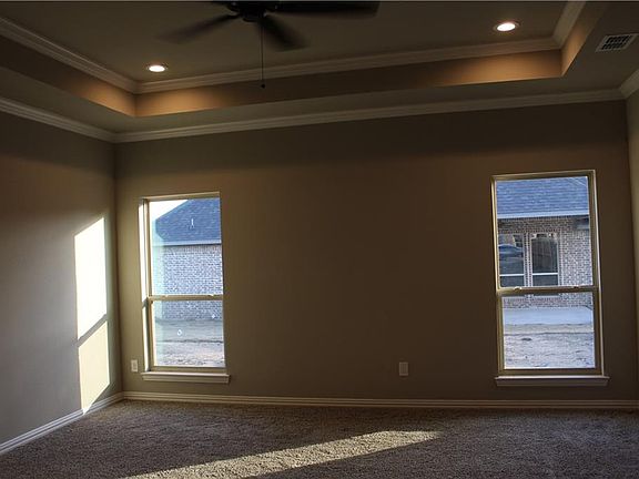 4th image of 108 Piper Pkwy