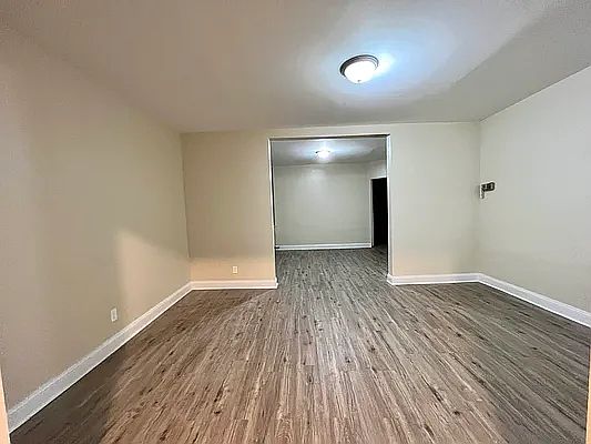4th image of 7109 Narrows Ave