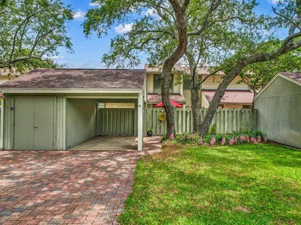 900 Bay Dr APT 40, Niceville, FL 32578