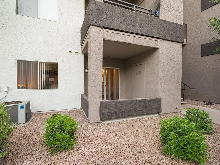 Sterling Point Apartment Homes — Photo 36