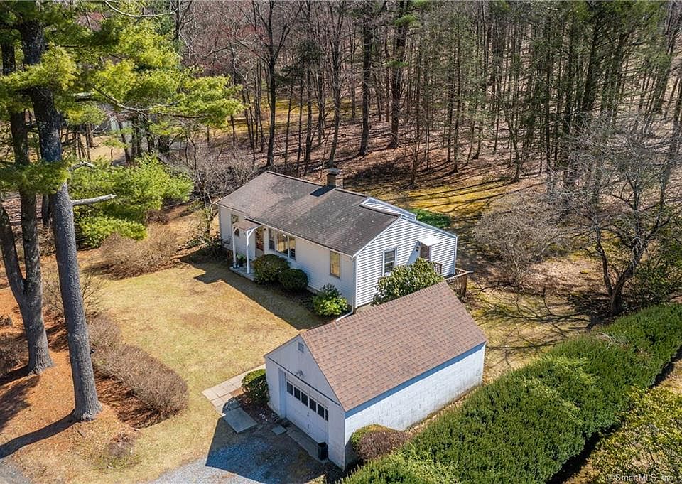 1st image of 7 Rockwood Ln