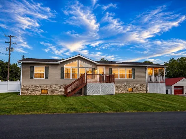190 McGovern Blvd, Crescent, PA 15046
