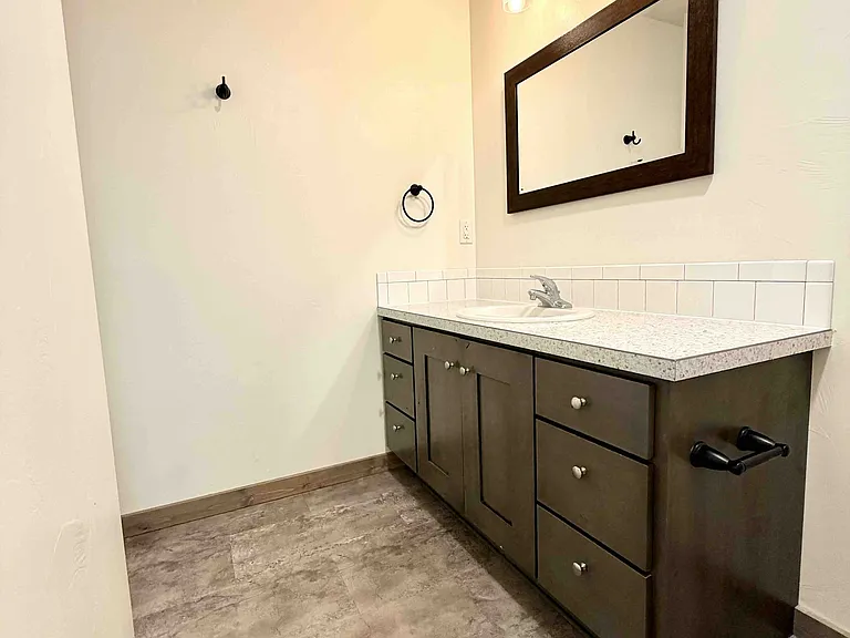 1040 Enterprise Dr #3 — Photo 11