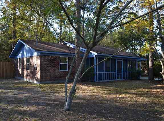 2nd image of 1010 Pineland Ave