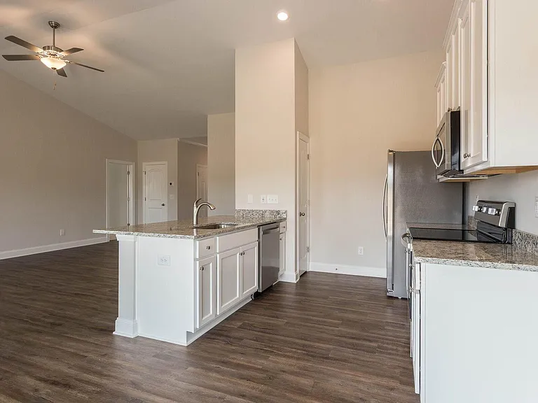 460 Legacy Dr — Photo 7