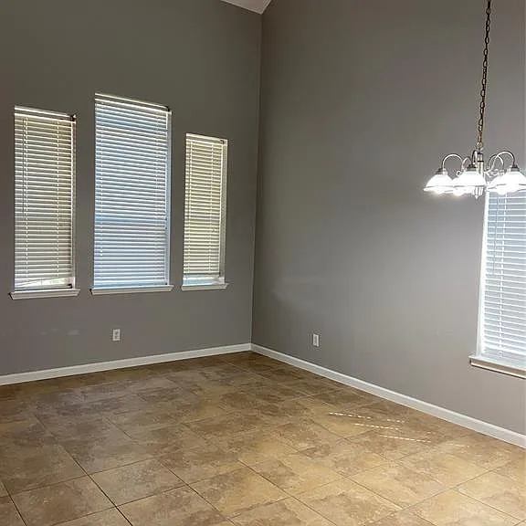 18107 Flower Grove Ct — Photo 10