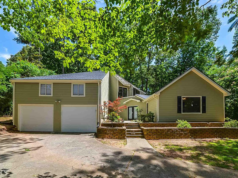 1st image of 2800 Meadow Dr