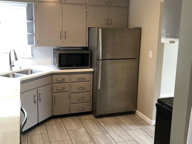 903 Kingsley Ave — Photo 8