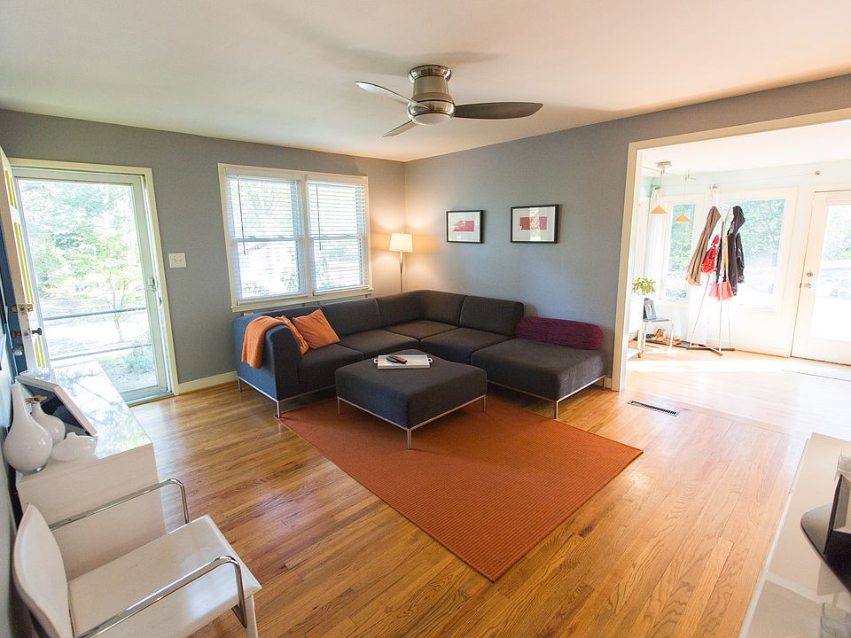 Living Room facing street