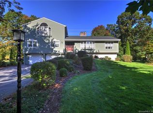 363 Timberlane Dr, Orange, CT 06477