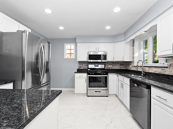 4th image of 4024 W 106th St