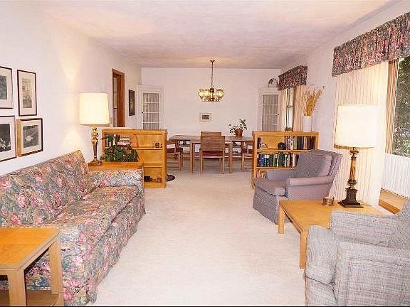 4th image of 922 Morningside Dr
