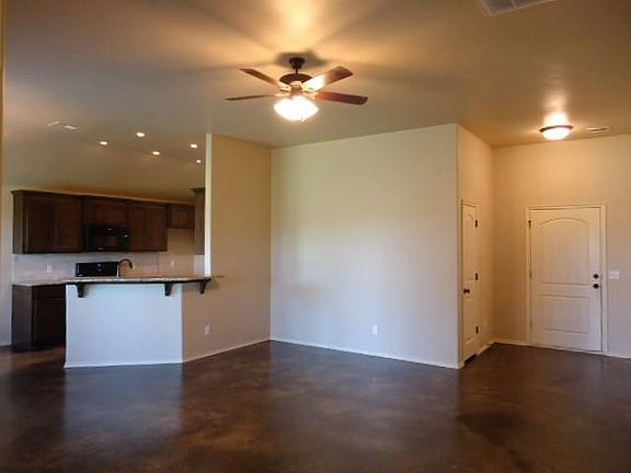 3rd image of 14605 Sylena Way