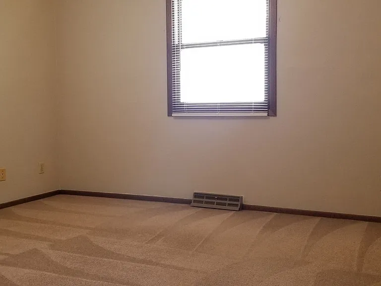 1529 Linda Dr — Photo 9
