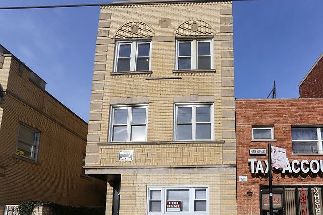 1st image of 2944 W Montrose Ave #3