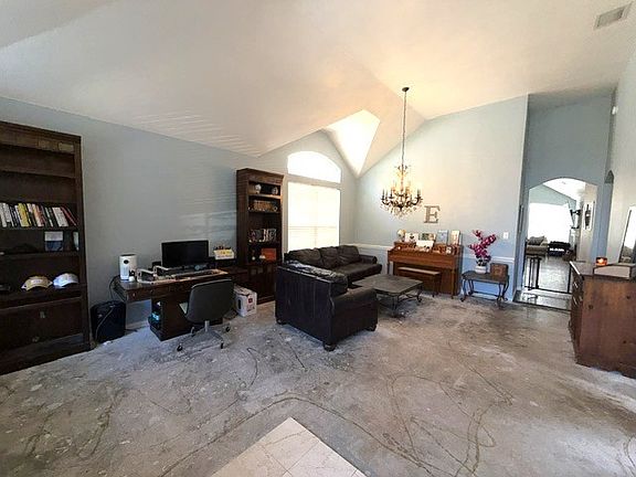 4th image of 1817 Mystic St