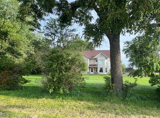 2704 N 1800th Ave, Coal Valley, IL 61240
