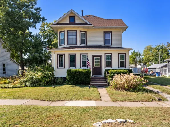 209 N Miller St, West Liberty, IA 52776