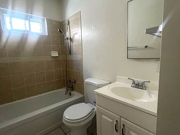 5th image of 43611 Florida Ave #9