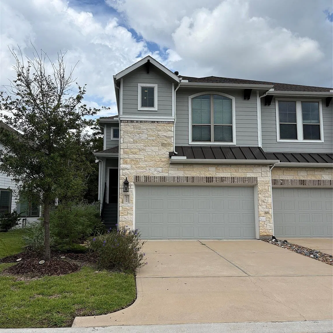 3 bed, 2.5 bath, 2146 sqft, $2,800 — Photo 1