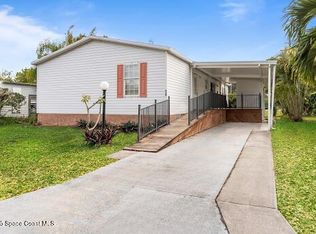 929 Vireo Dr, Barefoot Bay, FL 32976