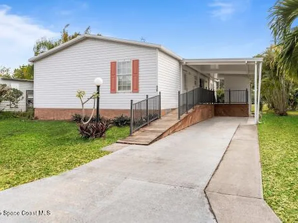 929 Vireo Dr, Barefoot Bay, FL 32976