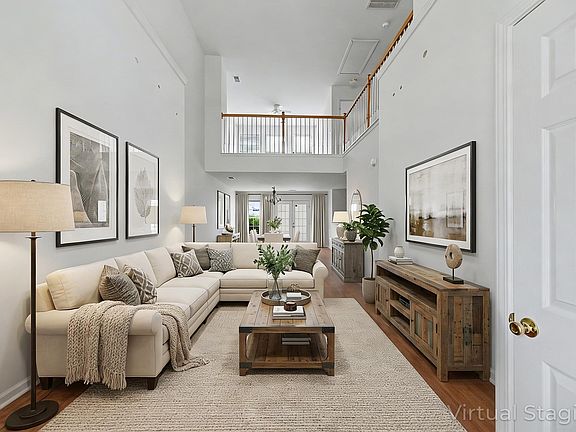 2nd image of 4834 Willow Brook Ln