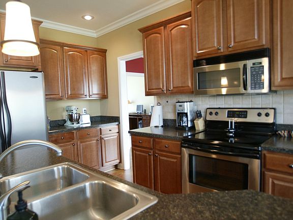 3rd image of 217 Emilie Ln