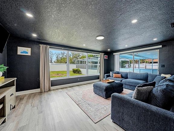 3rd image of 6072 Airmont Dr