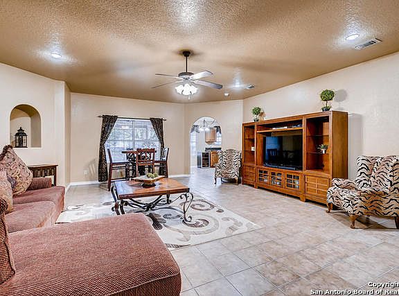 5th image of 1642 Sunspur Dr