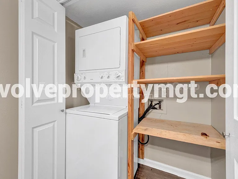 1170 Simmonsridge Dr — Photo 12