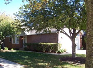 8457 Chicory Ct, Darien, IL