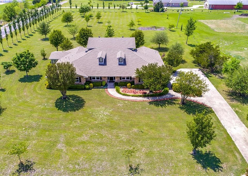 1st image of 723 Highland Ct