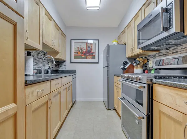 20 Silverwood Cir APT 4, Annapolis, MD 21403