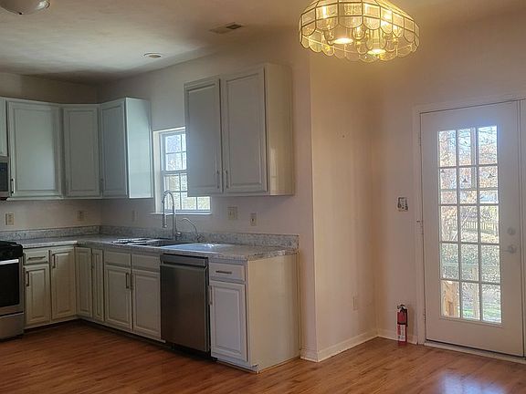 5th image of 3719 Bridlepath Ln